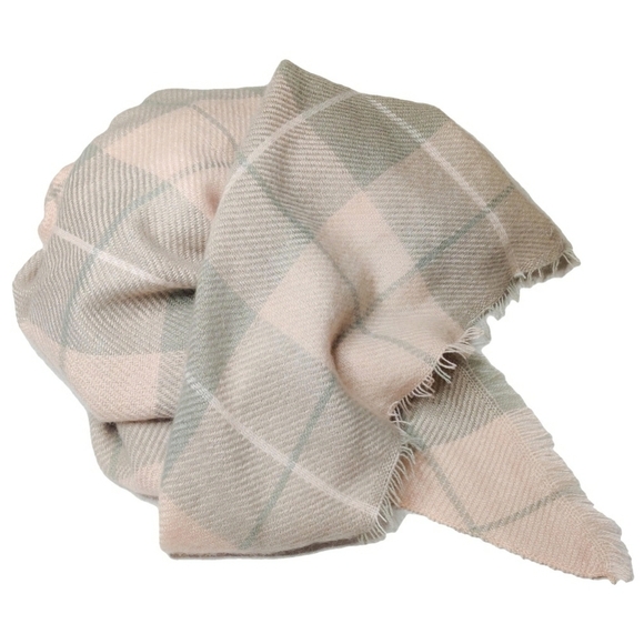 🆕 Large Plaid Triangle Scarf/Shawl - Picture 2 of 5